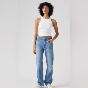 NWT - Levi’s - LOW PRO LIGHTWEIGHT WOMEN'S
JEANS - Size 32